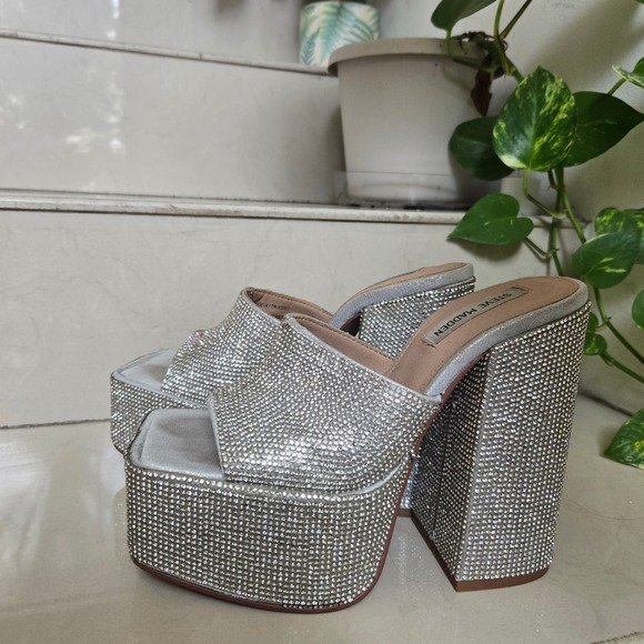Steve Madden Trixie R Rhinestone Silver Glass Platform Retro